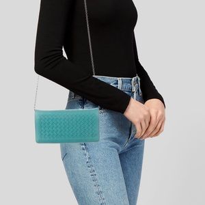 Bottega Veneta Intrecciato Wallet On Chain💘
